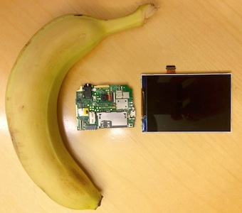 Mainboard and screen compared to a banana